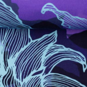 Viskose Flamingo Flowers by Thorsten Berger Blüten blau/flieder auf blau